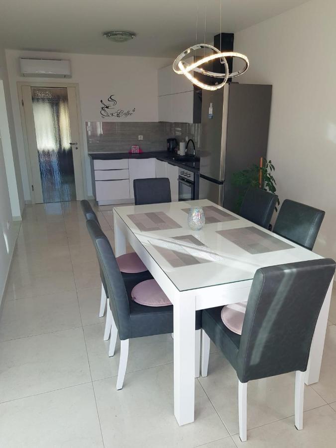 Apartman Tessa Vela Luka Εξωτερικό φωτογραφία